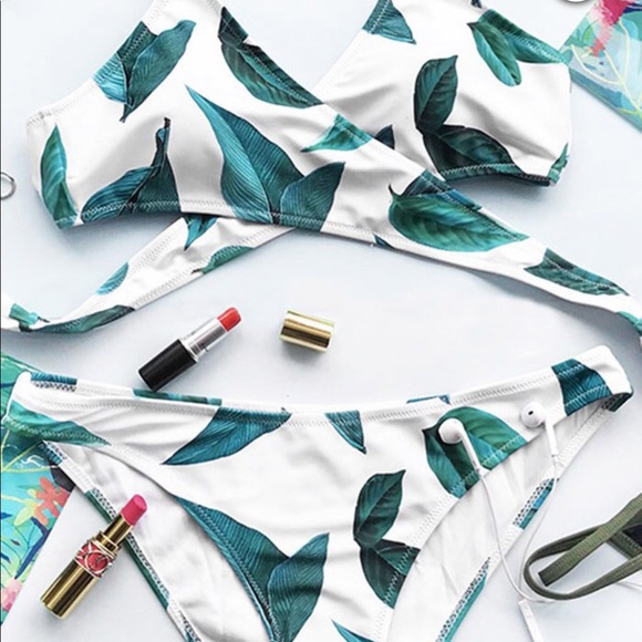 ⚡️HP⚡️ NWT Cupshe wrap bikini - Picture 2 of 5